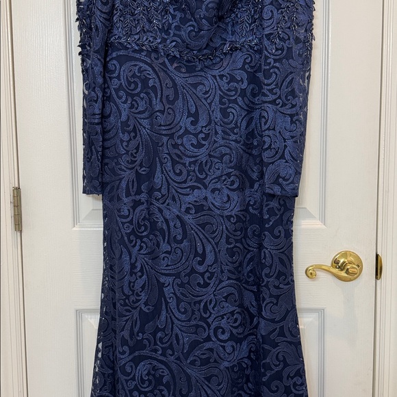 NWT Mac Duggal 11187 Blue Embroidered Lace Applique Shoulder Detail Trumpet Gown - Picture 6 of 10